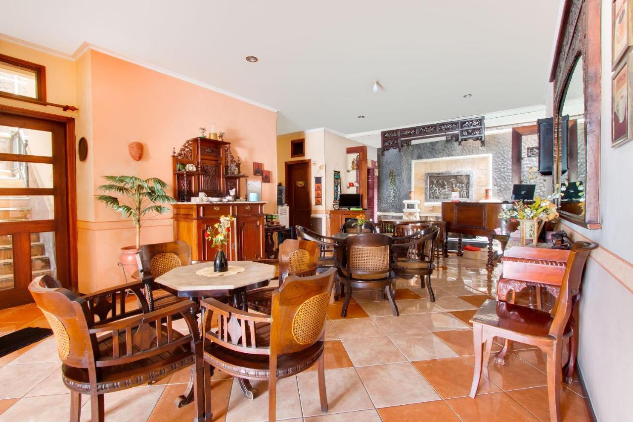 Oyo 3217 The Ts Homestay مالانغ المظهر الخارجي الصورة